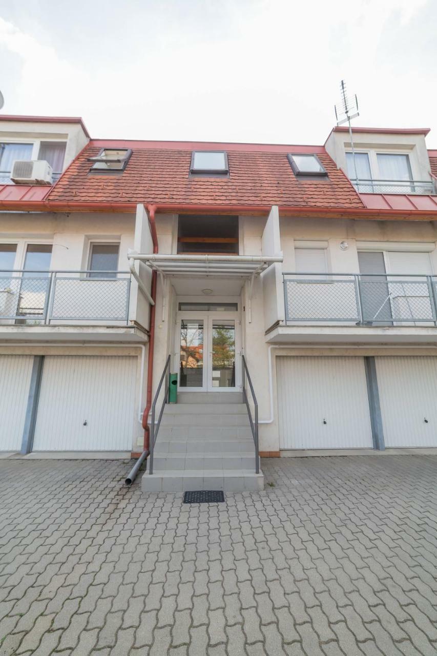 Fischer Apartman 2 Hajdúszoboszló Extérieur photo